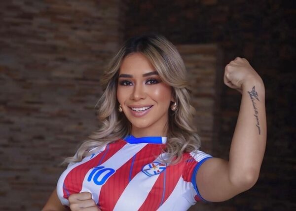 ¡Cuerona está preparándose a full para alentar a la Albirroja: “Esperemos clasificar al Mundial”!