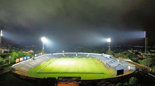2 de Mayo: El Río Parapití brilla con luces nuevas - Fútbol - ABC Color