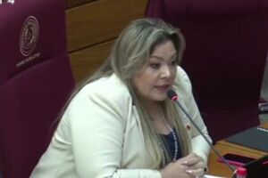 Polémica en el Congreso por curso de maquillaje gratuito - SNT