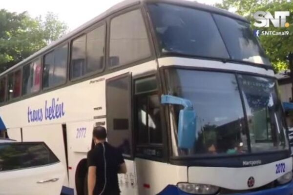 Cae otro "narco bus" en Caacupé con más de 1.600 kilos de marihuana - SNT