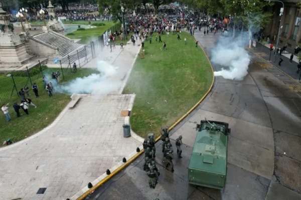 Nueva marcha de jubilados en Argentina desafía al gobierno con más apoyos - ADN Digital