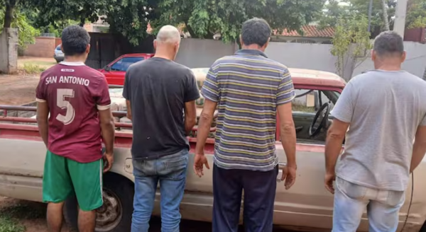 Luque: detienen a cuatro personas por robar 50 bolsas de cal - trece