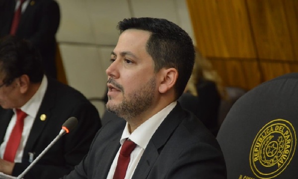 Especulan que cartismo propondría a Raúl Latorre como ministro de Salud - OviedoPress