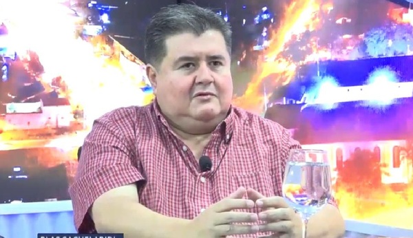Radialista llama la atención de directora de institución educativa por opinión de docente en redes - OviedoPress