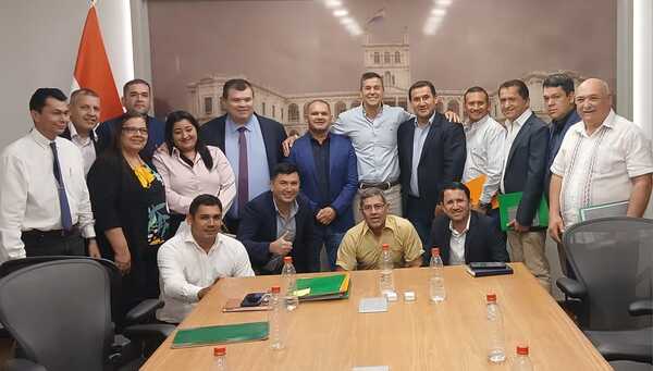 Intendentes liberales trabajarán de cerca con el Gobierno
