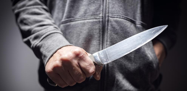 Hernandarias: adolescente de 16 años apuñaló a su madre en el pecho - trece