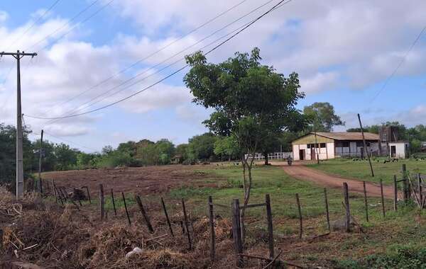 Paraguarí: titular de la Junta Municipal evita tratamiento de venta de predio de matadero a presunta sobrina del senador Retamozo - Nacionales - ABC Color