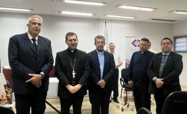 Nuncio Apostólico se reunió con agentes fiscales de Alto Paraná