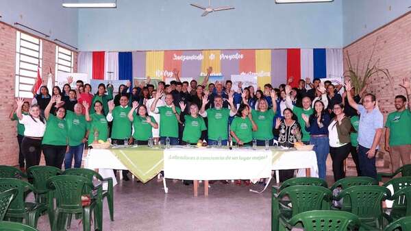 Ñemity Mbo’ehaópe: 30 becados se capacitarán en producción agroecológica y huertas escolares - Nacionales - ABC Color