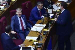 Cartistas reculan y rechazan ley de blanqueo exprés e impunidad penal - Política - ABC Color