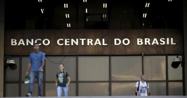 Banco Central de Brasil sube su tasa de interés a 14,25%