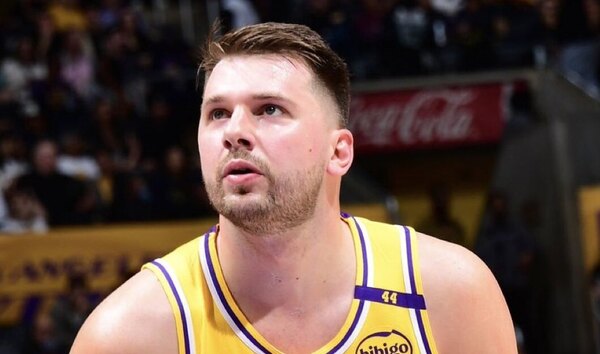 Versus / Lakers ganan duelo clave con un Doncic estelar