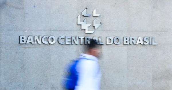 La Nación / El Banco Central de Brasil sube su tasa de interés a 14,25 %