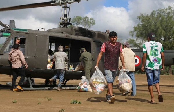 Entregan casi 9.000 kilos de alimentos a familias afectadas por crecida del Pilcomayo en el Chaco - .::Agencia IP::.