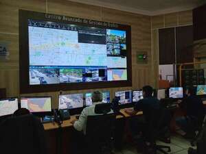 Centro Semafórico de Asu conectado con 500 cámaras del 911 para fortalecer seguridad - Nacionales - ABC Color