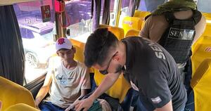 La Nación / Detienen a un hombre que viajaba a Concepción con una mochila llena de marihuana