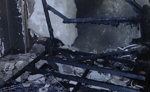 Presunto "polibandi" herido al incendiarse su dormitorio