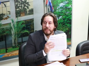 Senador habla de sospechosa suspensión de compra de pupitres chinos en CDE - 1000 Noticias
