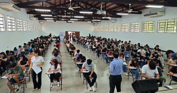 Diario HOY | Gobierno decide ampliar cupos y otorga casi 7.000 becas a jóvenes