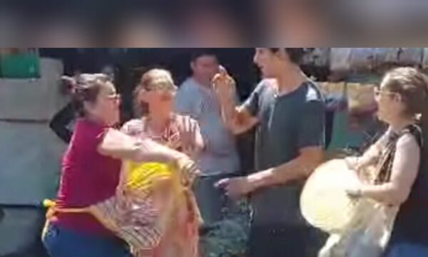 (VIDEO)Vendedores del Mercado 4 aseguran que conductores fueron “groseros”