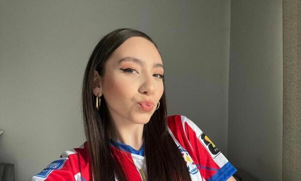 Jazmín del Paraguay es la elegida para cantar nuestro Himno Nacional hoy en el Defensores
