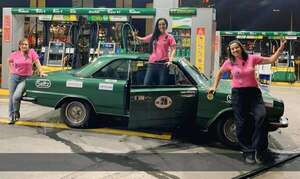 Rally de las Princesas de autos antiguos, clásicos y deportivos; en San Bernardino - ABC Motor - ABC Color