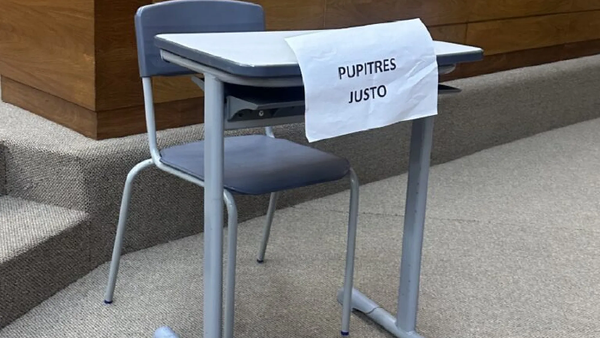 DNCP suspende licitación de pupitres chinos en Ciudad del Este - Noticiero Paraguay