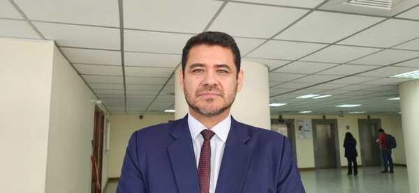 “Cada agente policía que ingresó tenía armas de fuego”