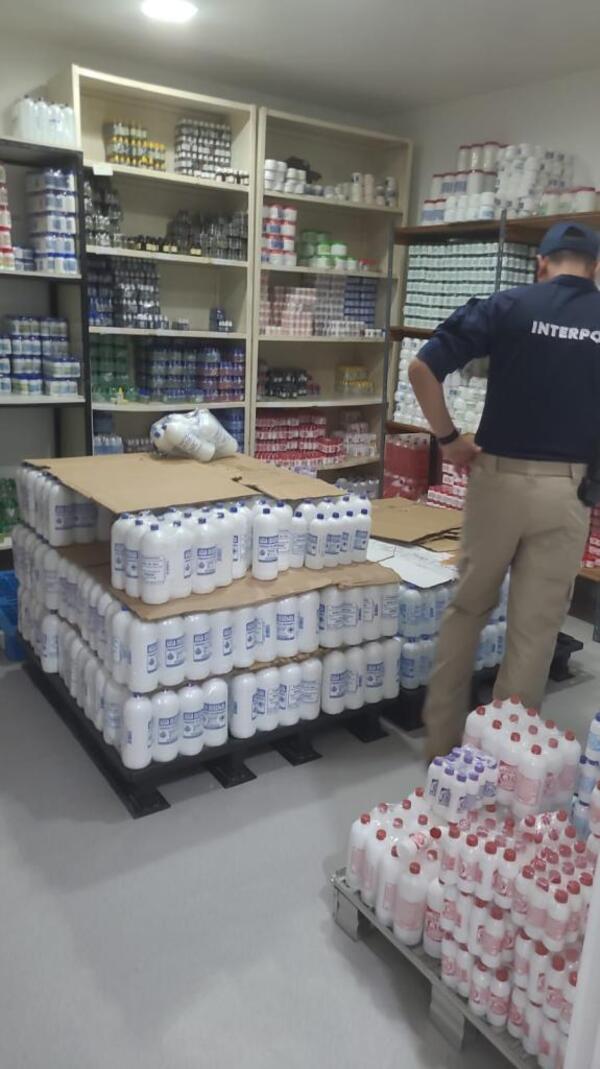 Intervienen laboratorio clandestino en Ñemby incautándose medicamentos falsificados - 1000 Noticias