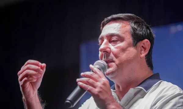 Antonio Buzarquis responde a dichos de Billy Vaesken: 'Le falta madurez' - OviedoPress