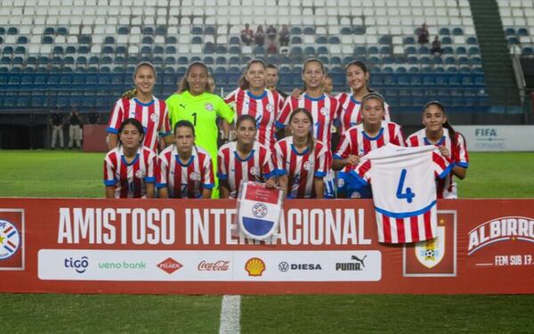 Fútbol Sub 17: Albirrojas se imponen a celestes en el primer amistoso - Fútbol - ABC Color