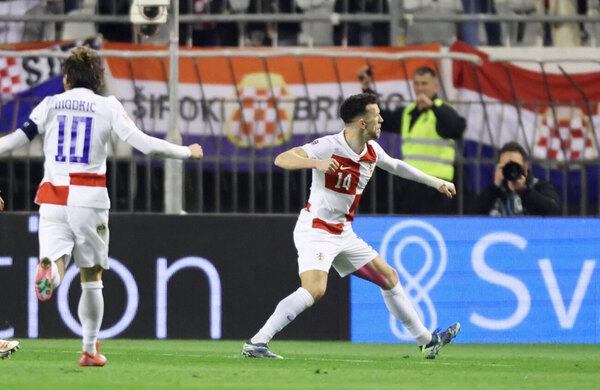 Versus / Francia naufraga en Croacia a pesar del regreso de su capitán Mbappé