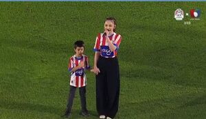 Jazmín del Paraguay fue la encargada de entonar nuestro Himno Nacional