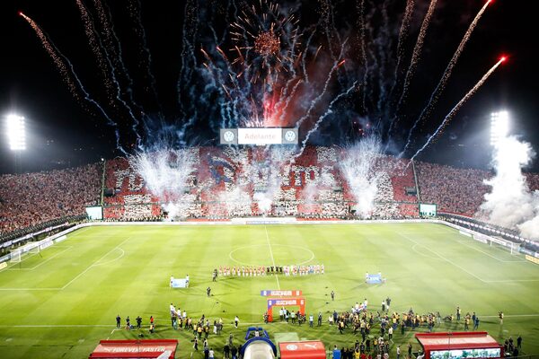 Una verdadera fiesta, la previa del gran duelo entre Paraguay y Chile - Unicanal