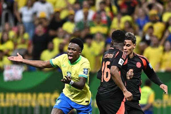Brasil ganó a los 99 y con siete cambios - Fútbol Internacional - ABC Color