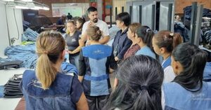 Emprendedores visitan empresa Blue Design América para conocer eficacia del software 3D VStitcher