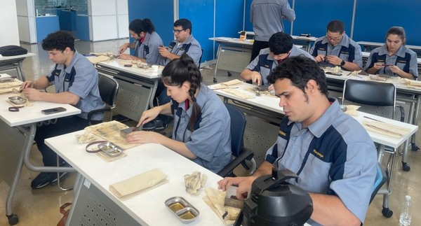 Seleccionan a los nuevos técnicos que se capacitarán en Corea sobre matricería y electromovilidad