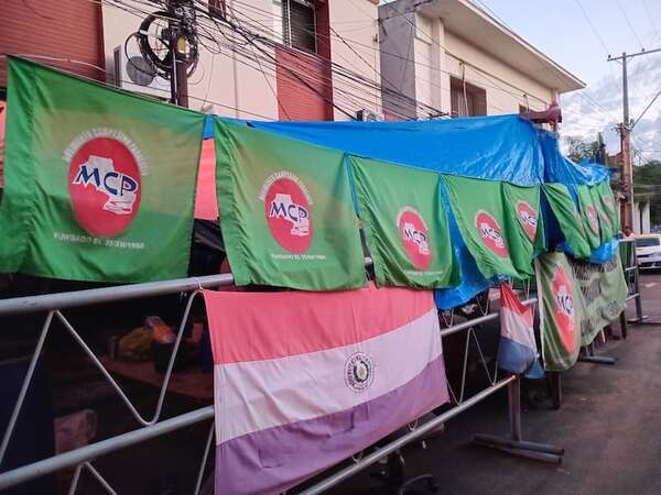 Campesinos llevan casi ocho meses reclamando tierras prometidas por el Indert - Nacionales - ABC Color