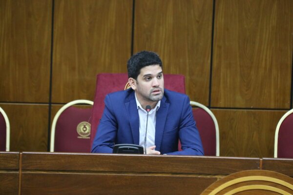 Raúl Benítez: “Itaipú es una caja negra y cerrada” - Portal Digital Cáritas Universidad Católica