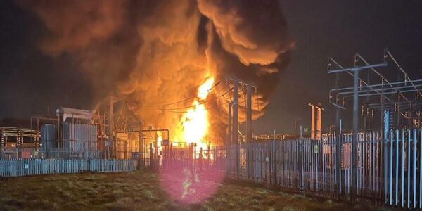 Aeropuerto Heathrow cierra por incendio y apagón en Londres