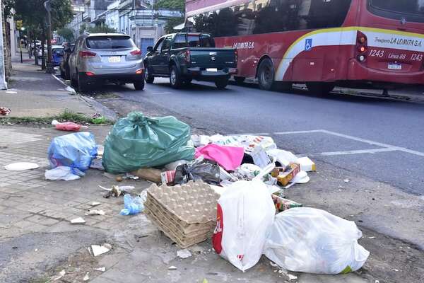 La otra cara del festejo: así amaneció Asunción tras la victoria de Paraguay - Nacionales - ABC Color