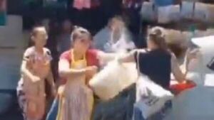 “Les derramé agua porque nos dijo muertas de hambre y sucias”