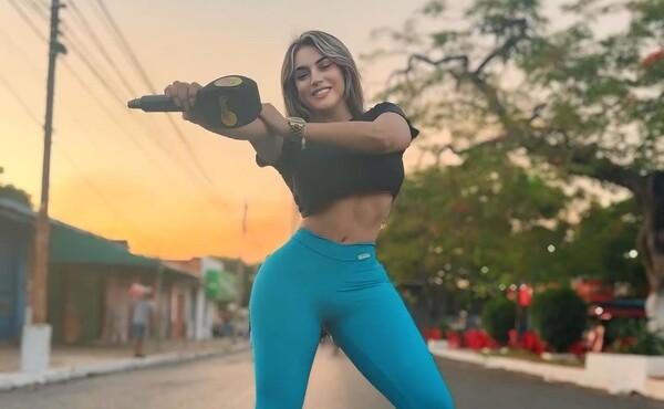 "Por ser modelo supuestamente no tengo estudios", comentó Eli Villagra - Teleshow