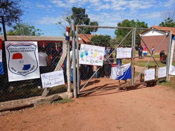 En San Pedro, desidia de las autoridades, obliga a seguir con toma de escuela y colegio para exigir aulas - Nacionales - ABC Color