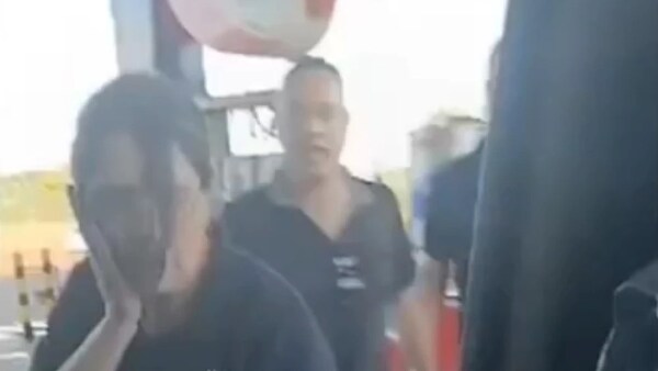 Piden suspender matrícula de abogado que golpeó a fiscalizadora