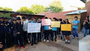 Ñemby: se siguen sumando instituciones educativas que reclaman los kits al MEC - Nacionales - ABC Color