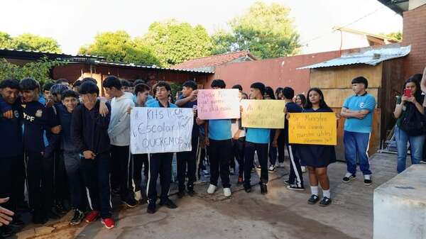 Ñemby: se siguen sumando instituciones educativas que reclaman los kits al MEC - Nacionales - ABC Color