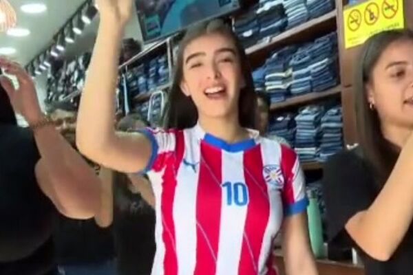 Festejo albirrojo: hinchas celebraron en las calles la victoria ante Chile - SNT