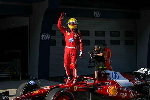 Fórmula 1-GP de China: Lewis Hamilton, con Ferrari, en la ‘pole’ de la carrera sprint - ABC Motor - ABC Color