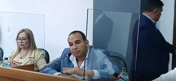 Débil respaldo a Isaac Rojas tras graves acusaciones contra la Junta Municipal » San Lorenzo PY